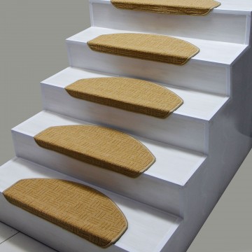 Açık Kahverengi Renk Oval Desenli Model Bukle Halıdan Demonte Basamak Paspasi